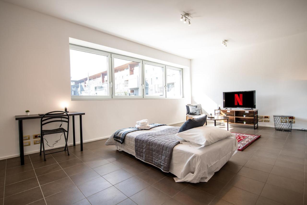 350 M Dalla Stazione L Parcheggio Free L Nova Loft Apartment Parma Exterior foto