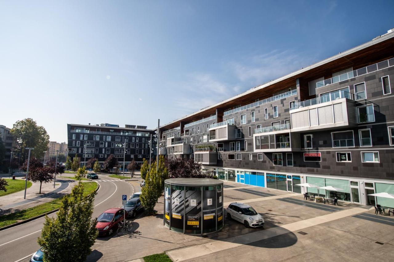 350 M Dalla Stazione L Parcheggio Free L Nova Loft Apartment Parma Exterior foto