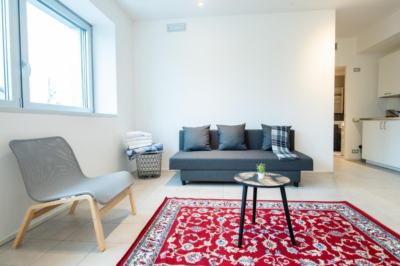 350 M Dalla Stazione L Parcheggio Free L Nova Loft Apartment Parma Exterior foto